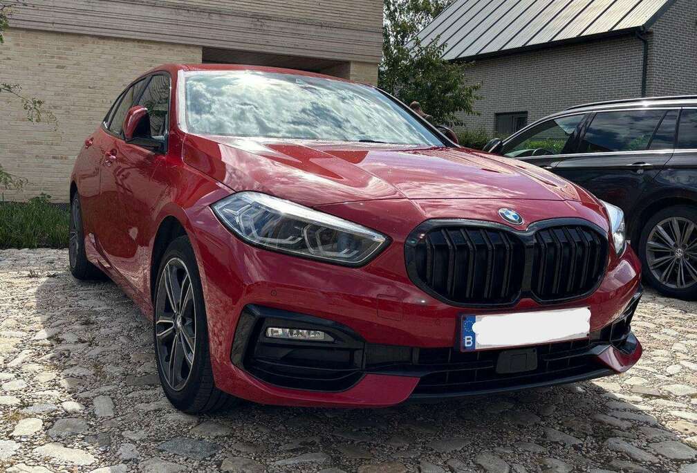 BMW 118i Sport Line Adaptive CC / HUD / LED / KEYless