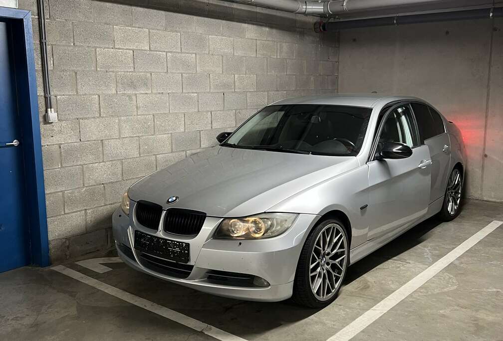 BMW 330iA