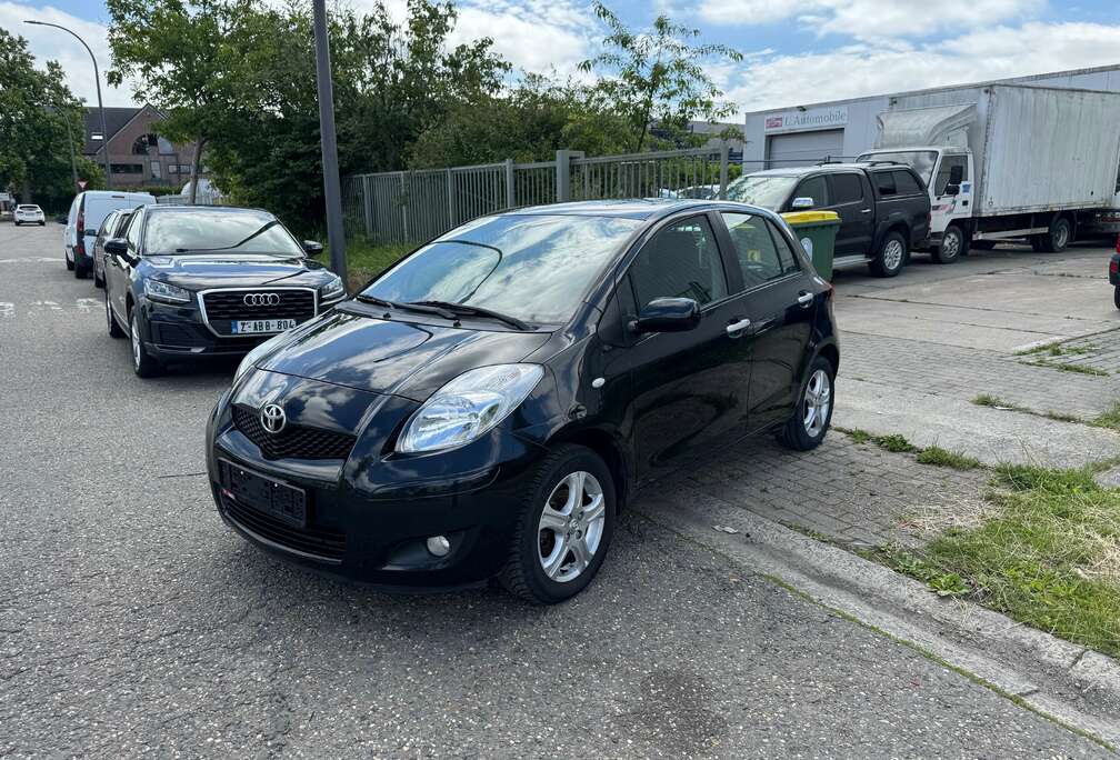 Toyota Yaris 1.0i VVT-i London