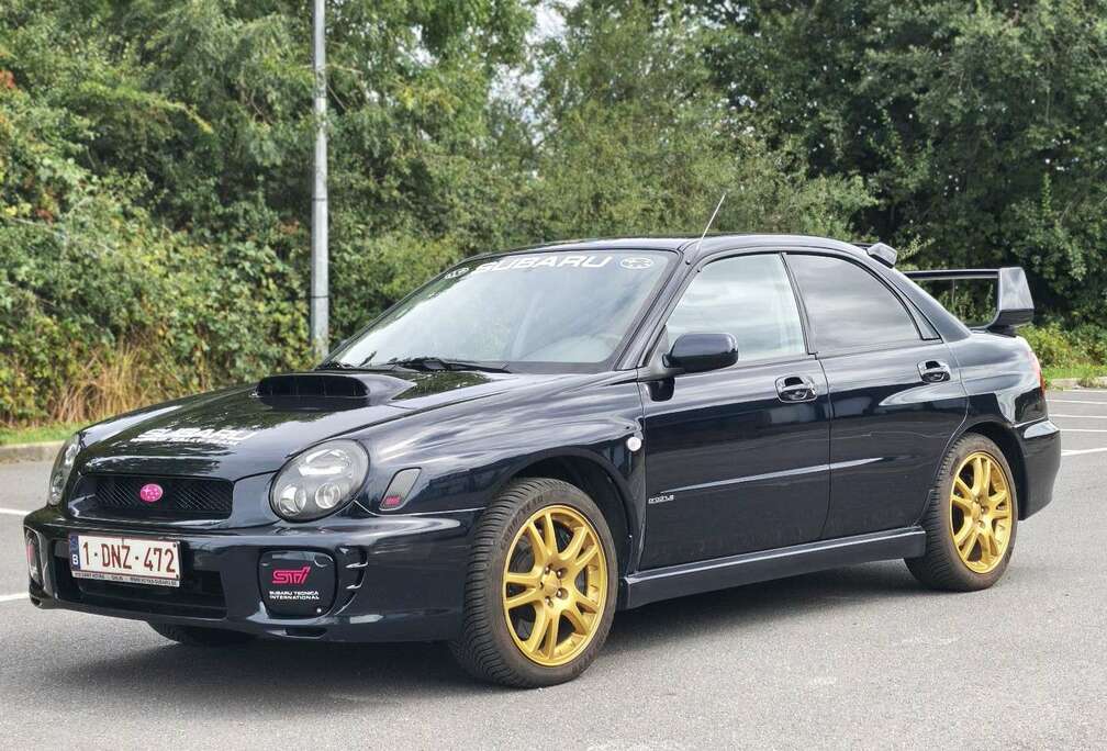 Subaru WRX avec nombreuses pièces STI