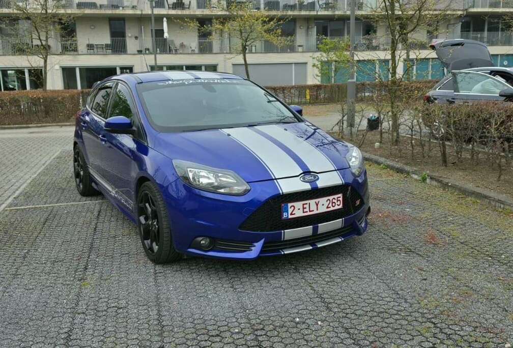 Ford 2.0 EcoBoost ST mit Leder-Sport-Paket