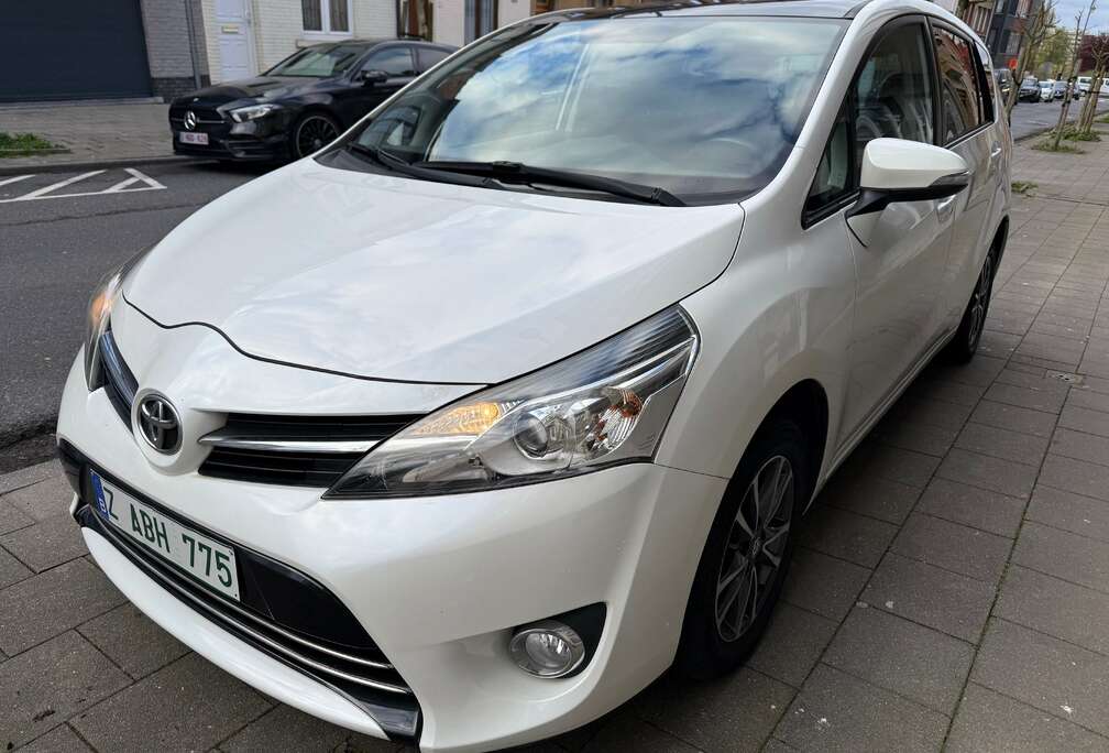 Toyota 1.6i Comfort 5pl. 79000KM ETAT NEUF GARANTIE