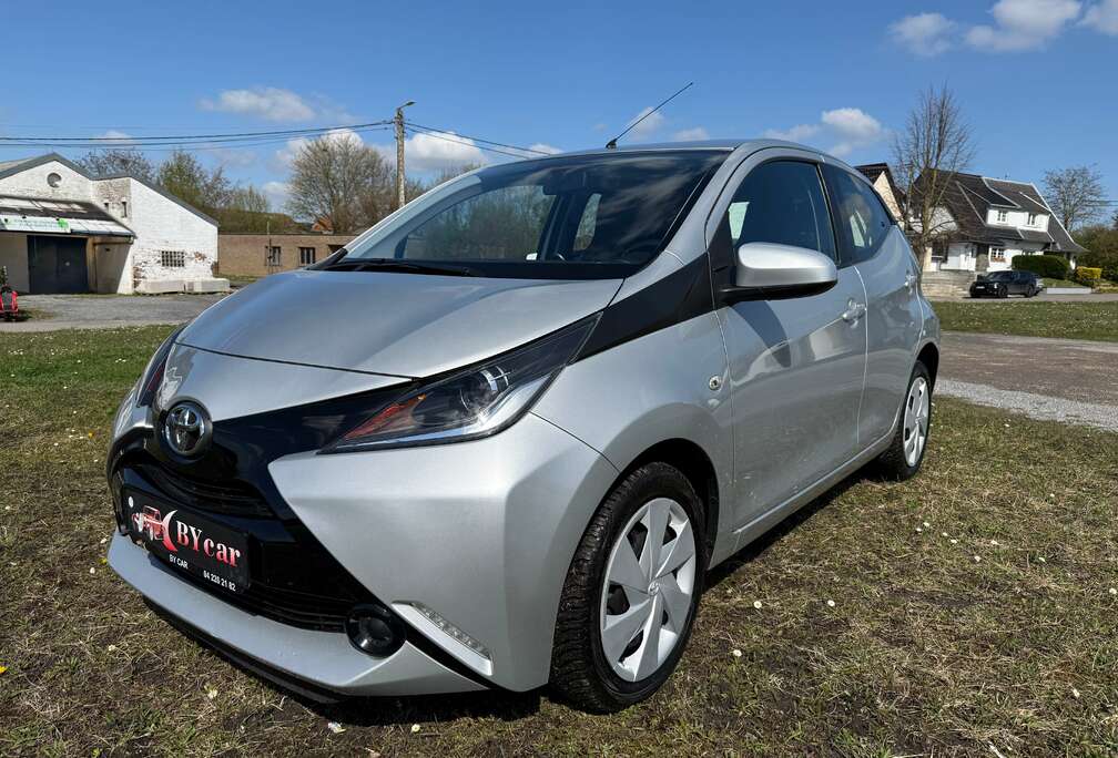 Toyota 1.0i VVT-i x-play