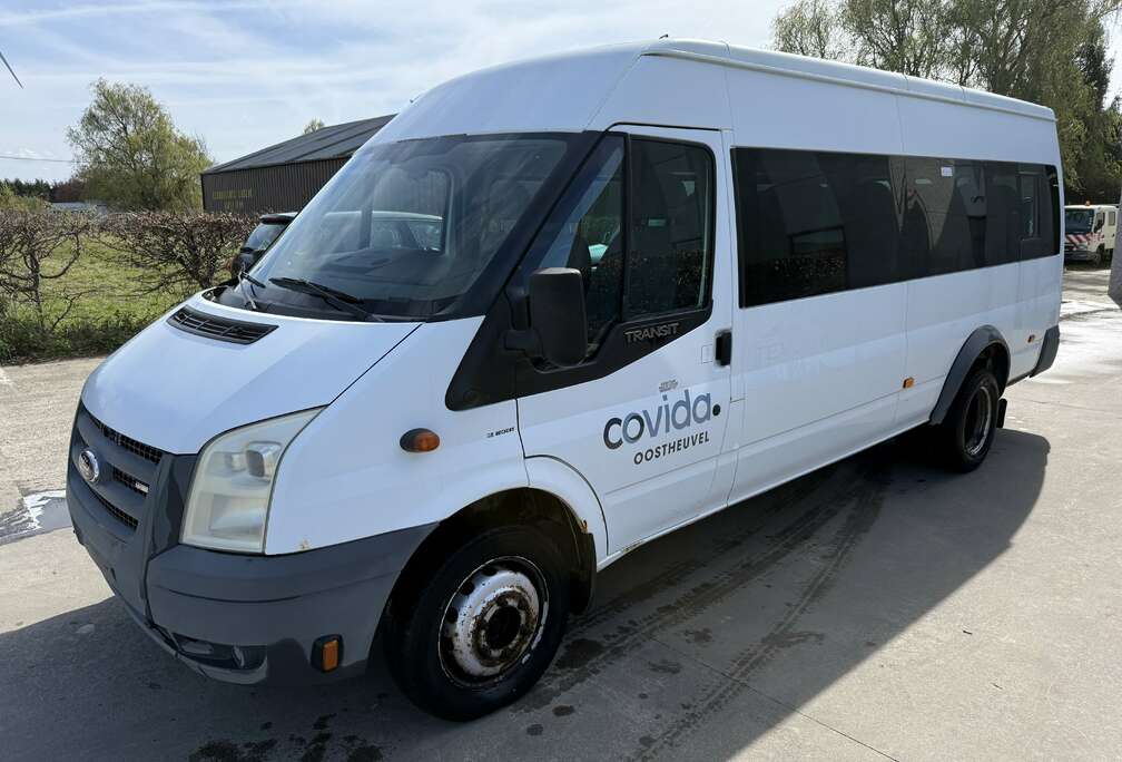 Ford Bus Avec 16 Places 2.4 Excellent État