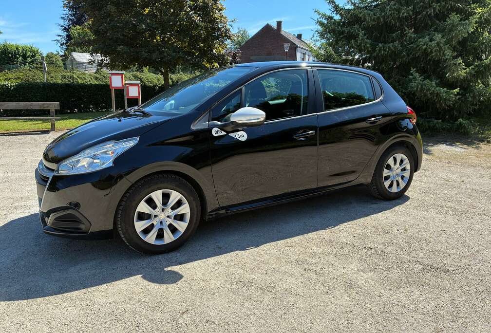 Peugeot 208 1.2i PureTech Like