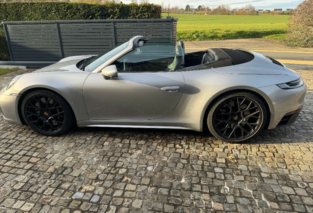  Porsche Cabriolet 992  4GTS silver GT 