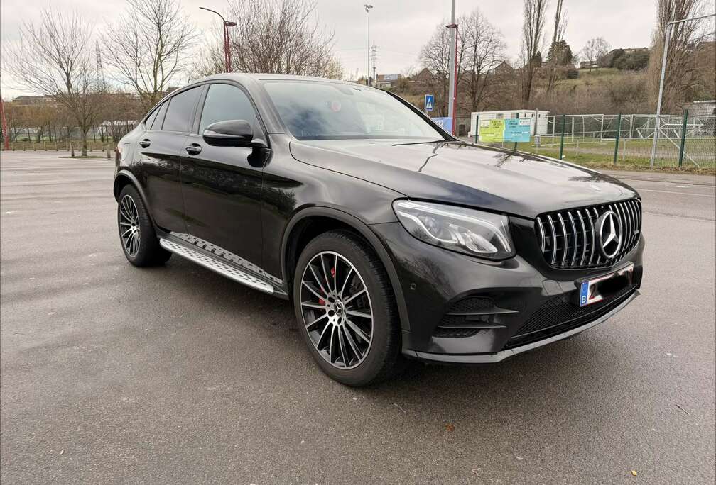 Mercedes-Benz Coupé d 4-Matic Amg Line