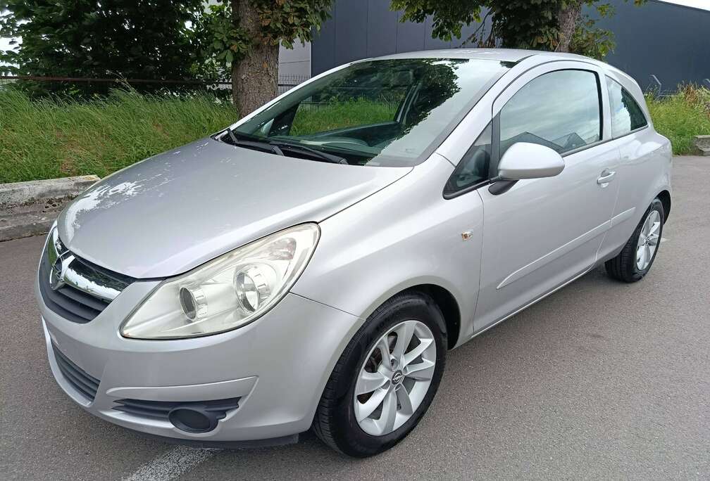 Opel 1.2i XE 16v Fun Easytronic (Fleet)