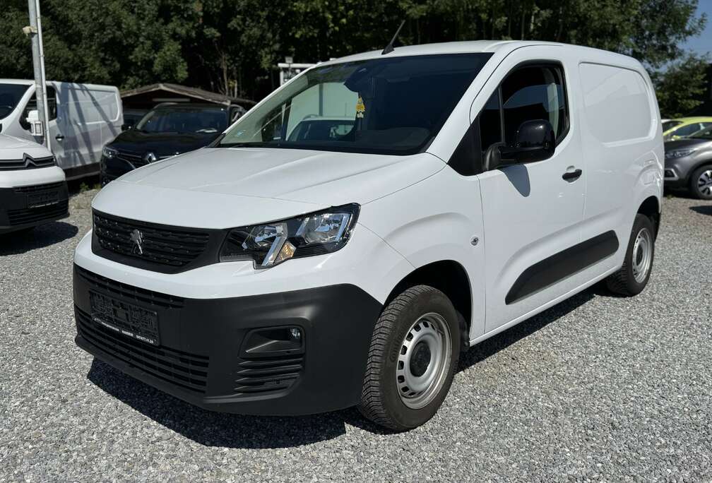 Peugeot 1.5 BlueHDI NAVIGATION-CLIM-12 MOIS GARANTIE