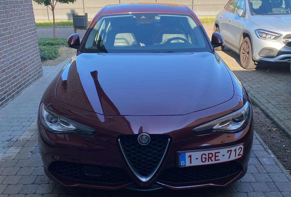 Alfa Romeo 2.0 T AWD Veloce (EU6d-TEMP)