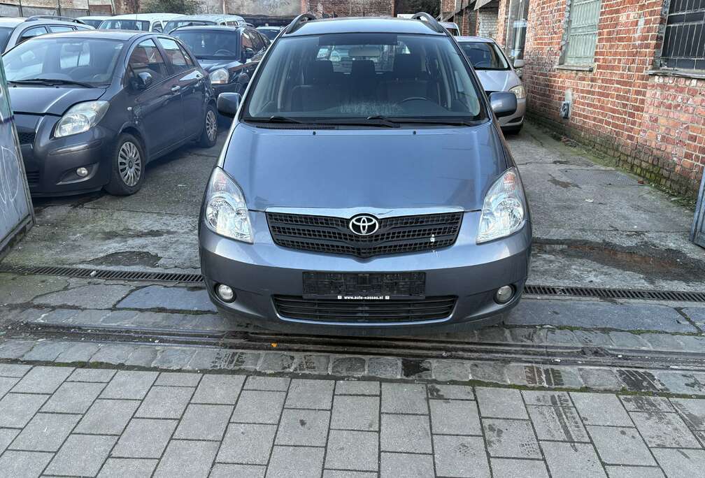 Toyota 110 VVT-i Linea Sol