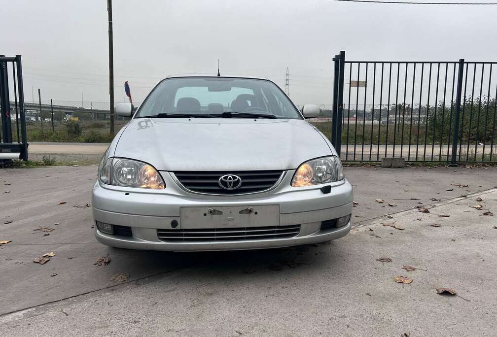 Toyota 1.8i 16v Linea Sol attica