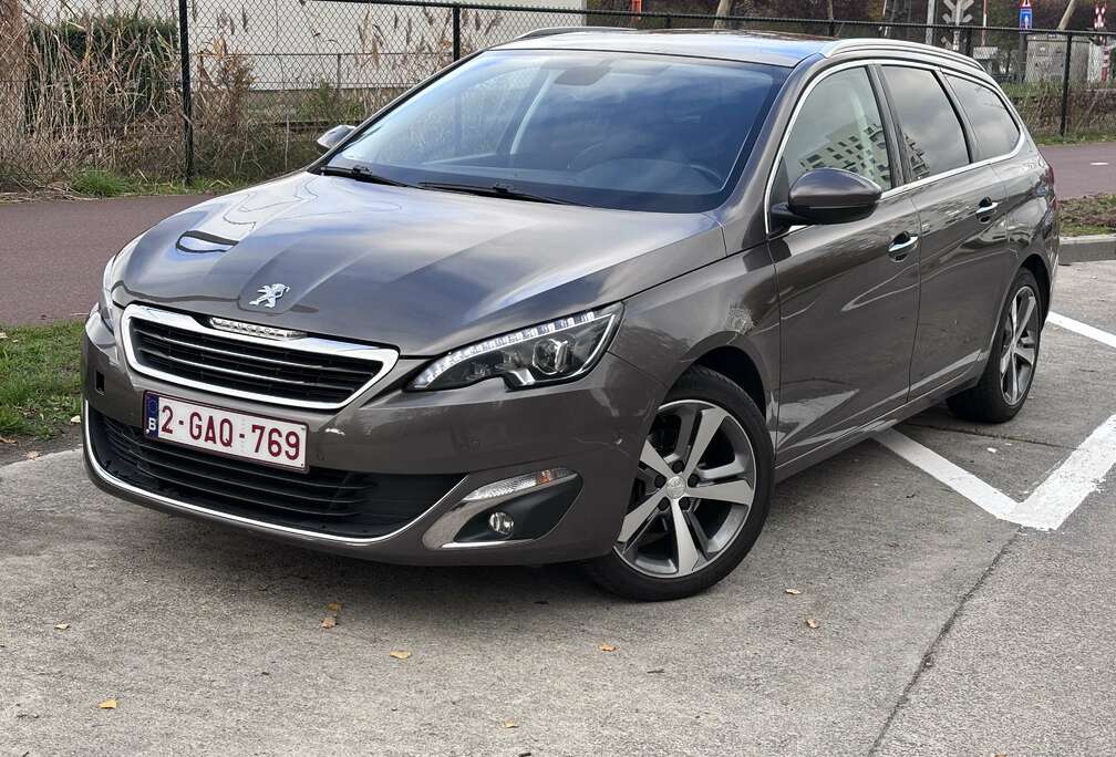 Peugeot SW 1.2 PureTech Allure STT