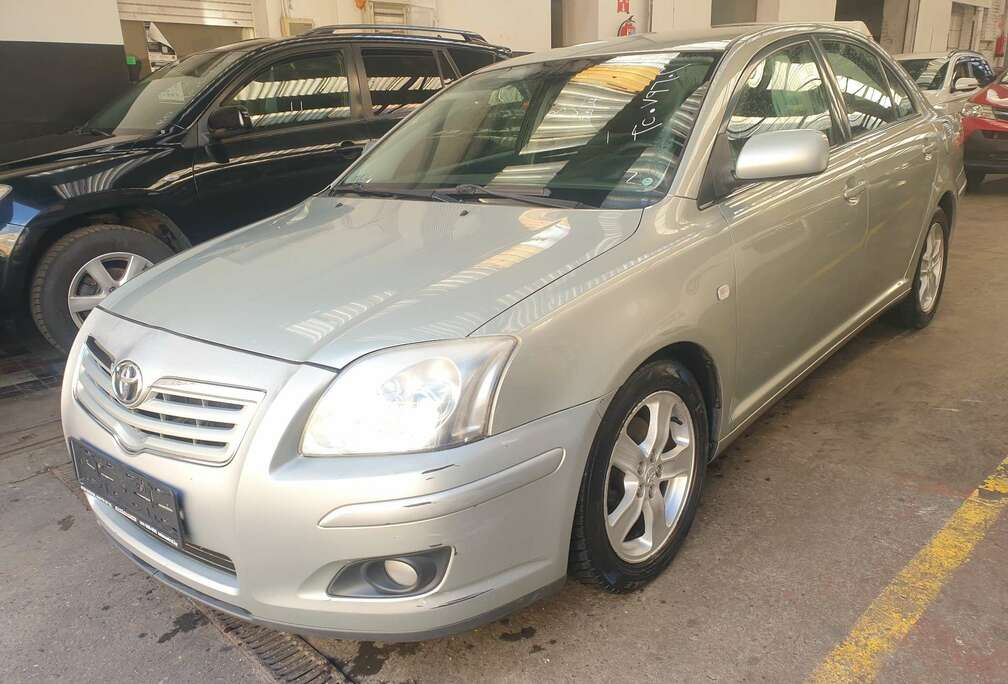 Toyota Avensis 1.8i VVT-i 16v Linea Terra