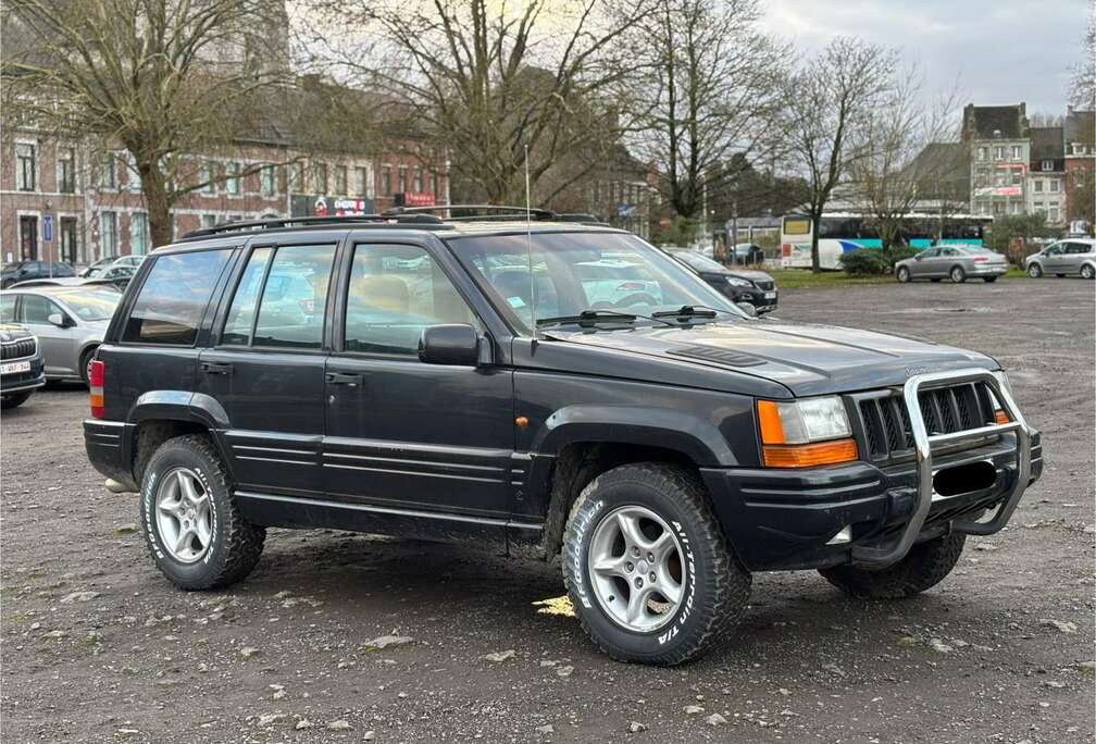 Jeep 5.9i V8 LX limited lang full option