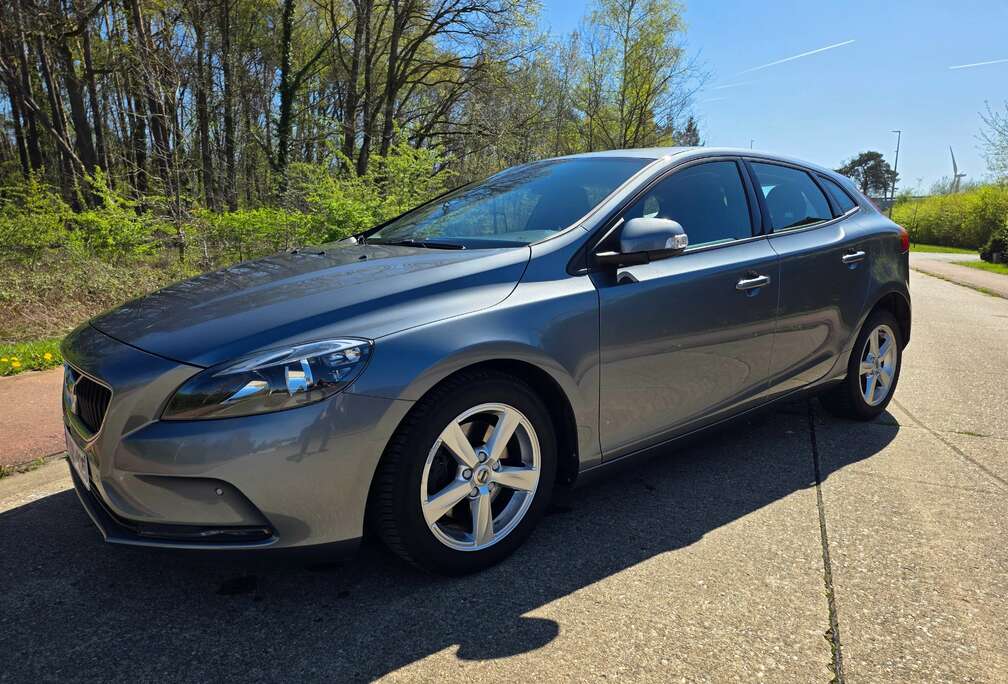 Volvo V40 2.0 T2 Edition GPF (EU6d-TEMP)