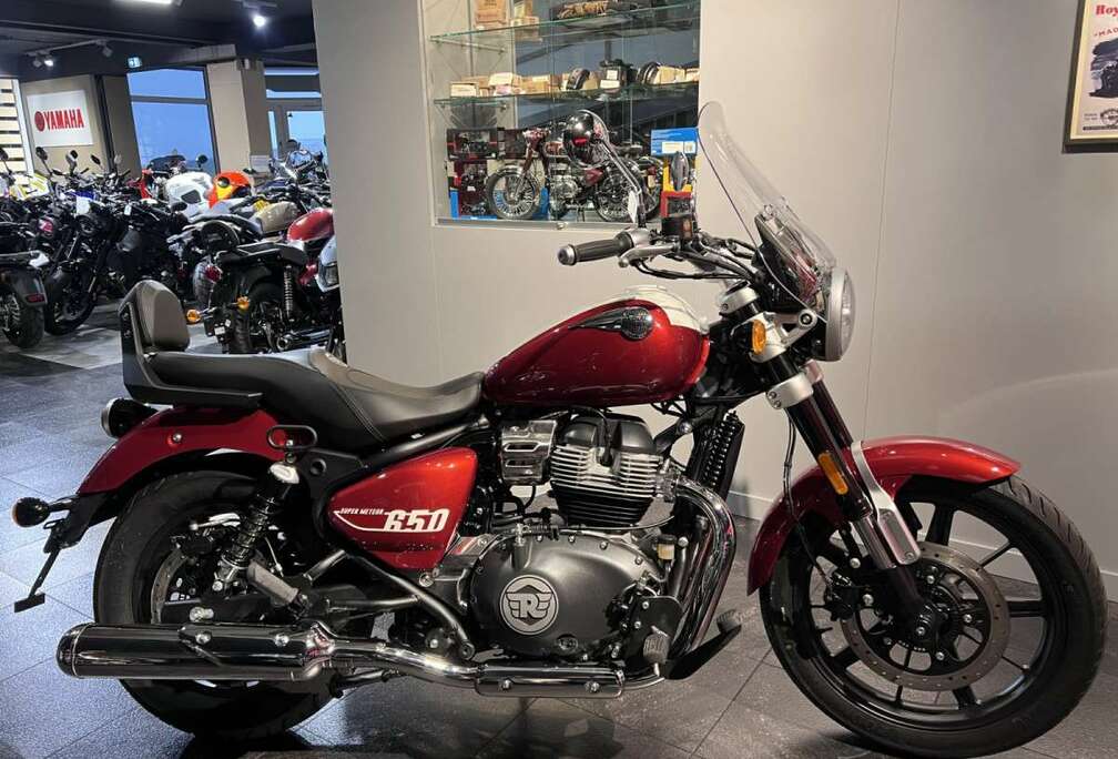 Super Meteor 650 Rouge Celestial