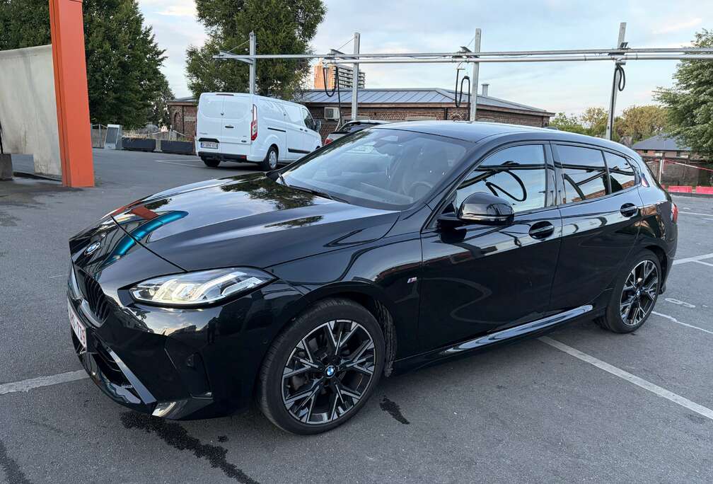 BMW 116iA