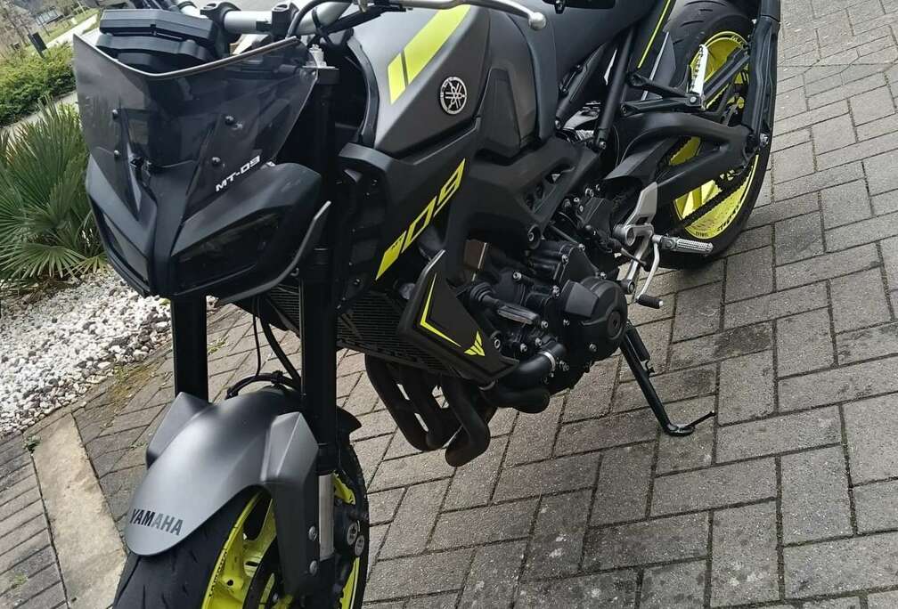 Fluo Akrapovic