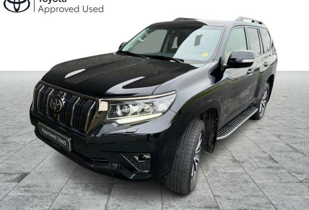 Toyota 2.8 Diesel AT Black Premium