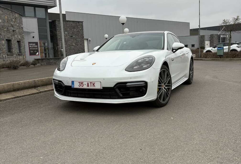 Porsche 4 e-Hybrid 2.9 V6 Bi-Turbo PHEV PDK (340 kW)