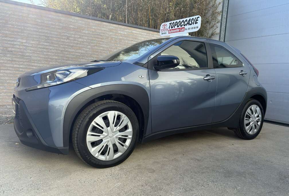 Toyota 1.0i VVT-i X-play / CARPLAY /€ 12300+ / 6500 KM