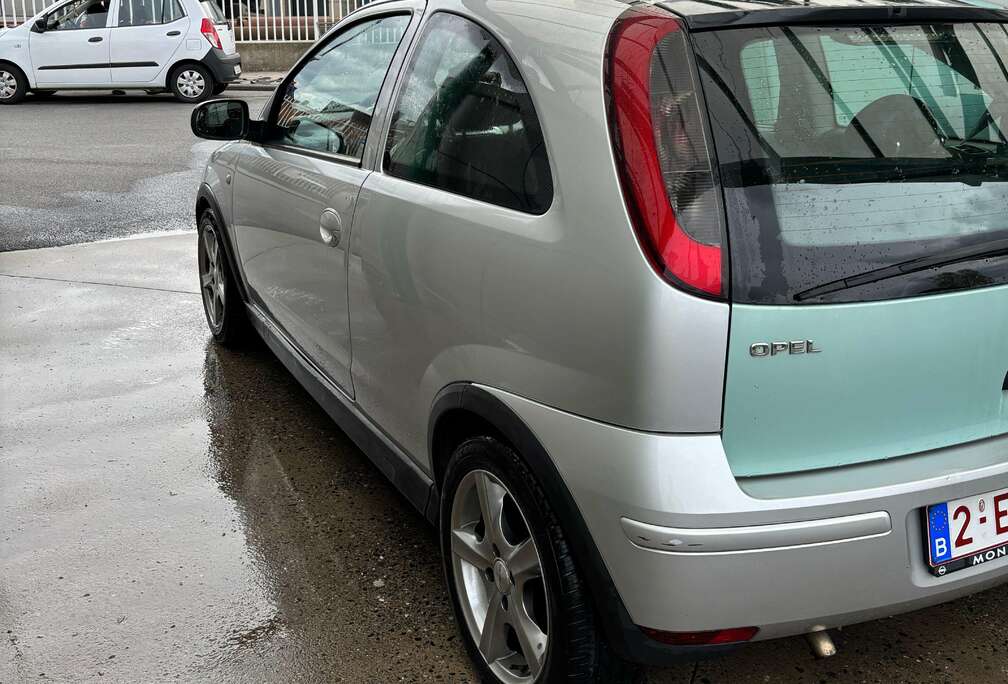 Opel Corsa 1.2i Cosmo