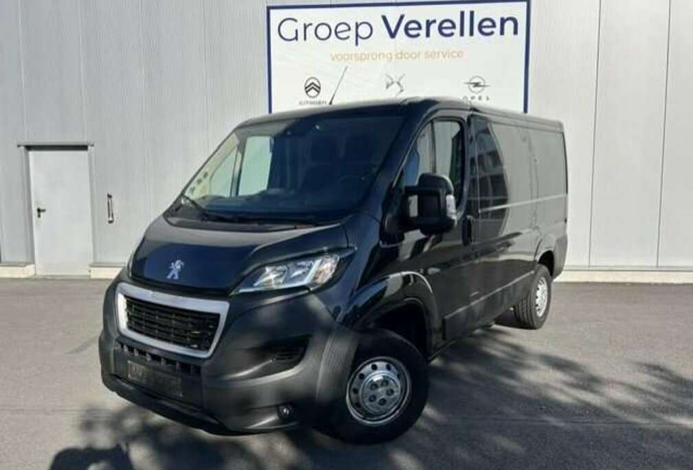 Peugeot L1H1 2.2 BlueHDI 120pk Asphalt