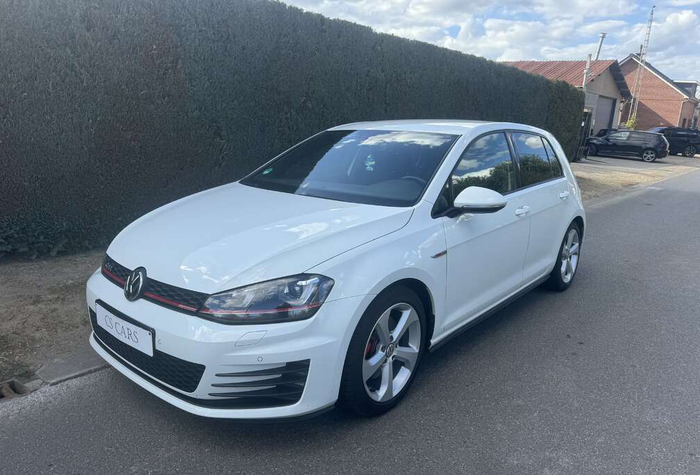 Volkswagen DSG  XENON  NAVIGATIE  EERSTE EIGENAAR