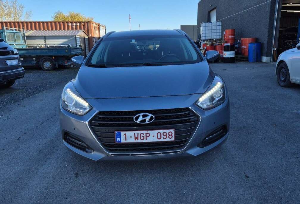 Hyundai SW 1.7 CRDi Business Edition ISG DCT