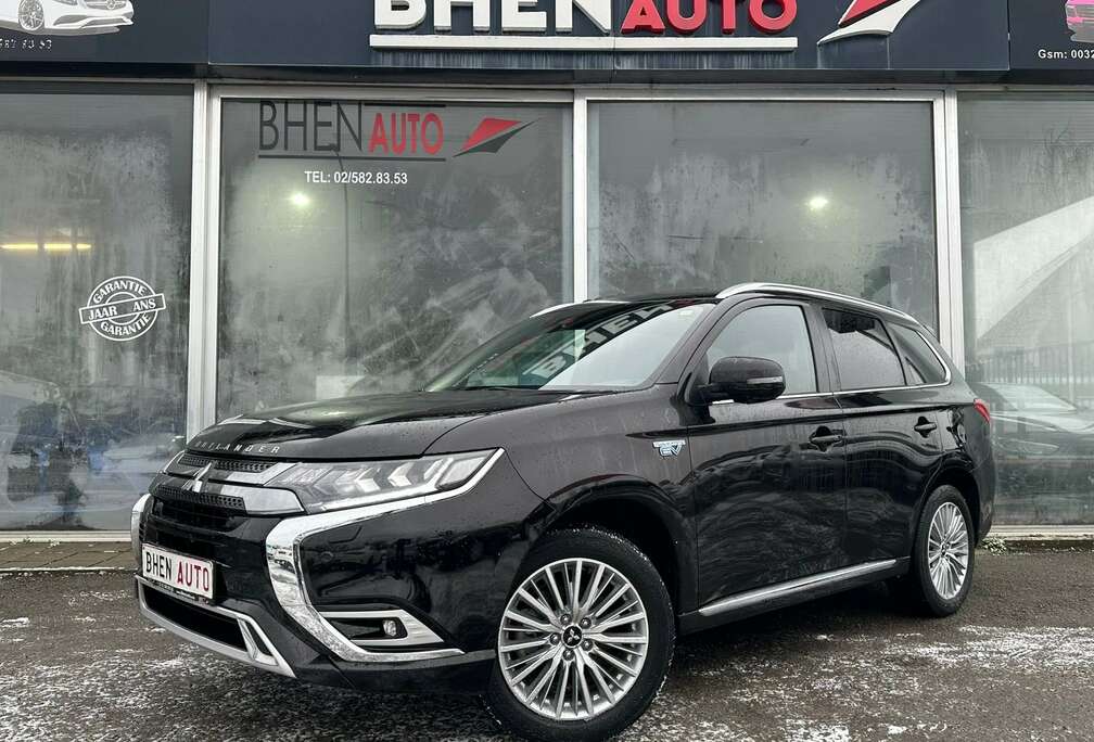 Mitsubishi Outlander 2.4i 4WD/TOIT PANO/CUIR/NAVI/GARANTIE