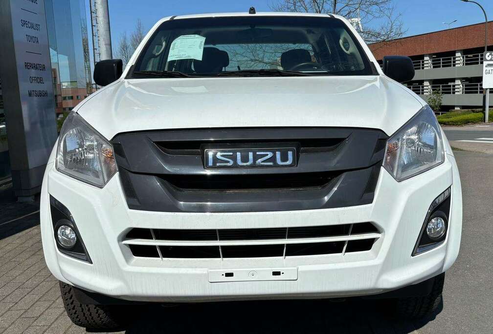 Isuzu 2.5L D DC 4X4 PWR AW MT Mid *FOR EXPORT OUT OF EU*