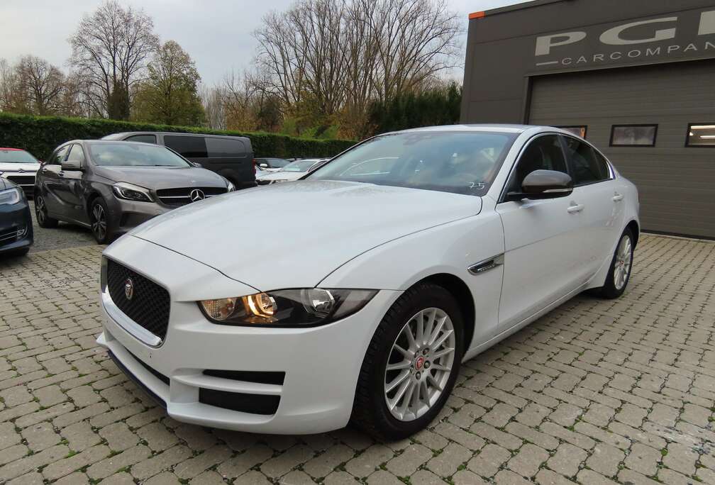 Jaguar XE E-Performance Prestige