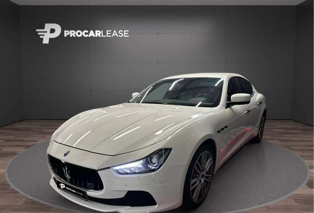 Maserati 3.0 V6 S Automatik/ Bi-Xenon/Camera/Carbonne/20/Le