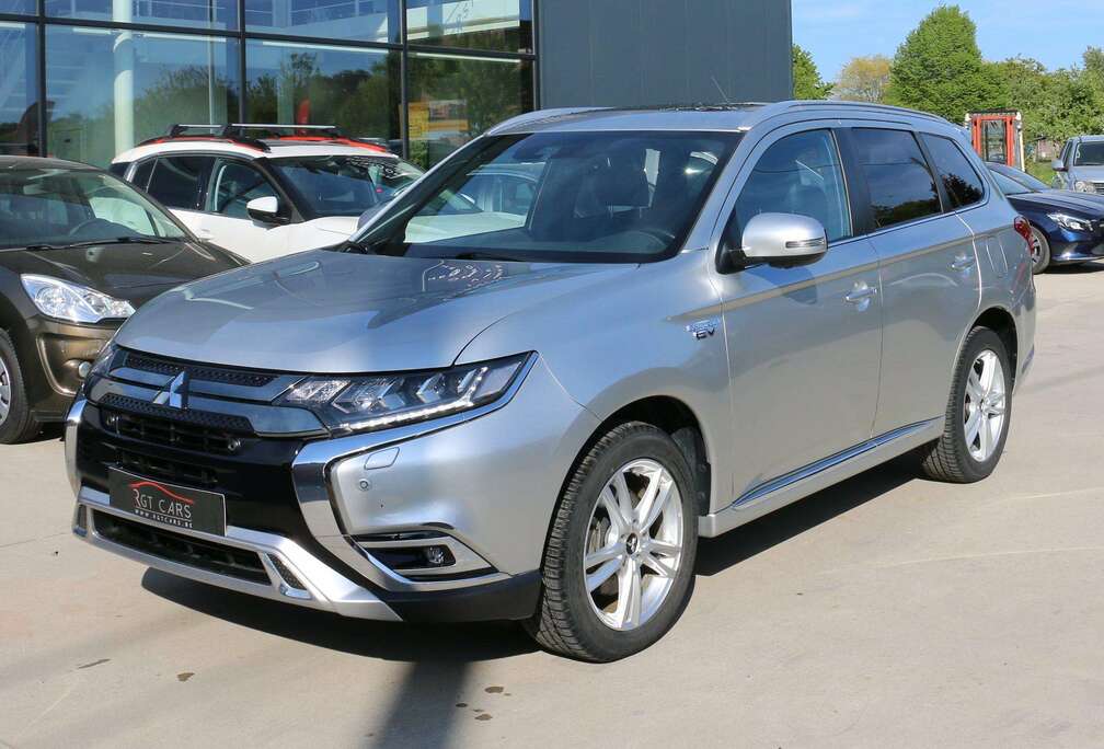 Mitsubishi 2.4 PHEV  4X4 + 1 JAAR GARANTIE TRAXIO