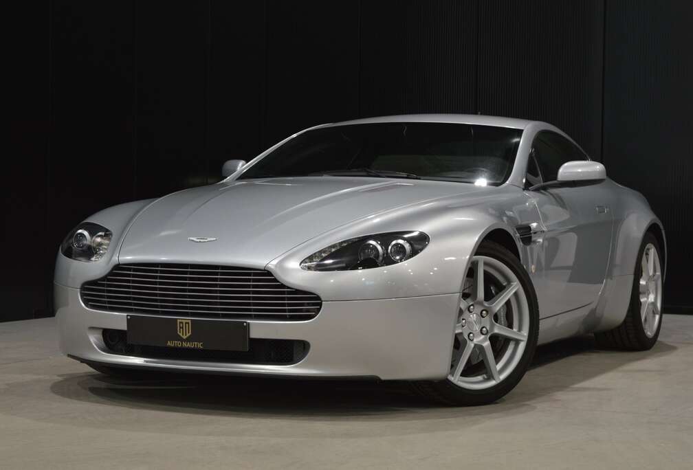 Aston Martin Vantage coupé 4.3i Manual gearbox Full history