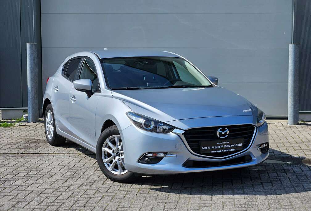 Mazda 3 1.5i Plug Edition