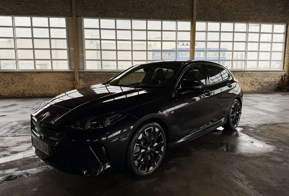 BMW M135i xDrive Full op/Pano/ 4 Jaar Fabrieksgarantie