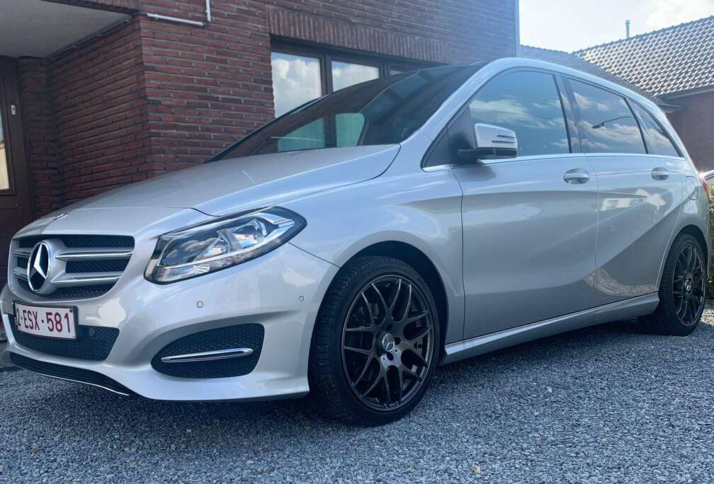 Mercedes-Benz B 180