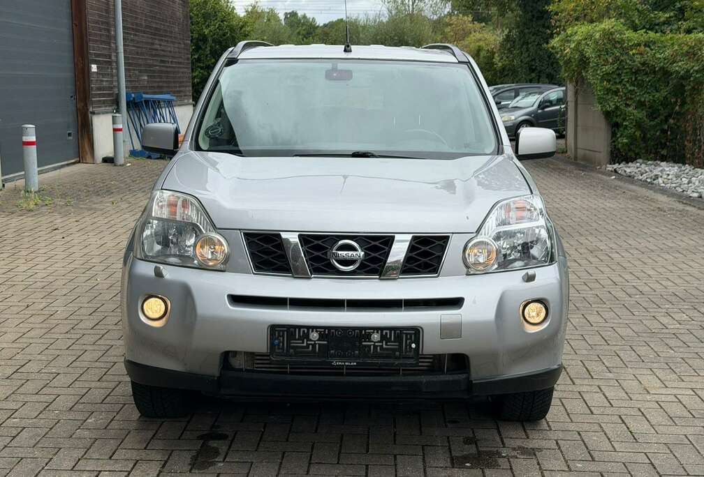 Nissan X-Trail 2.0 dCiSE    intelligent key