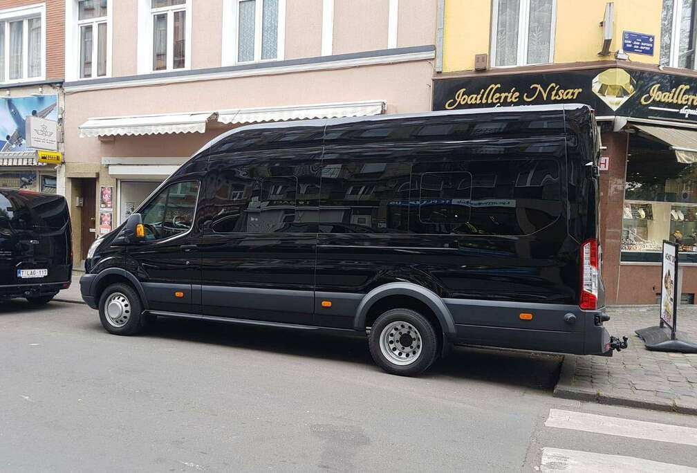 Ford Bus