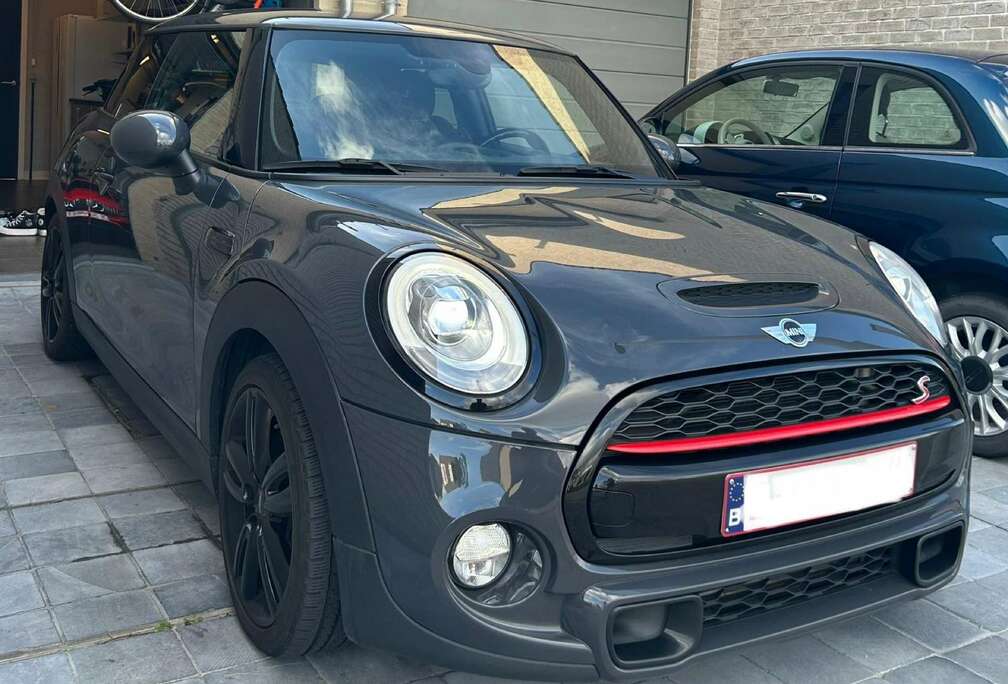 MINI f56