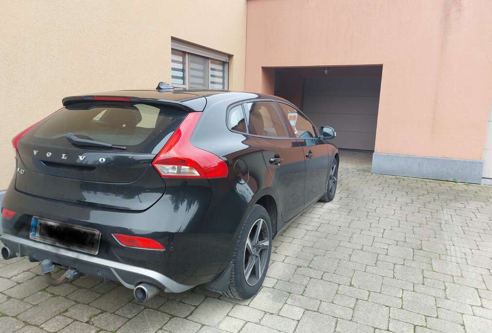 Volvo V40 T2