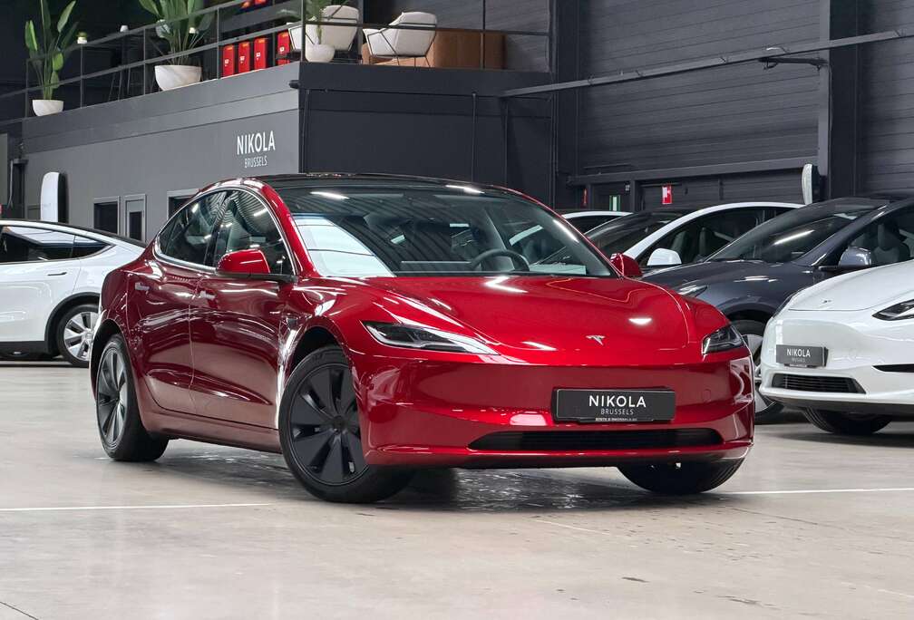 Tesla HIGHLAND PREMIUM - REAR WHEEL DRIVE - LOW MILEAGE - AUTOPILOT