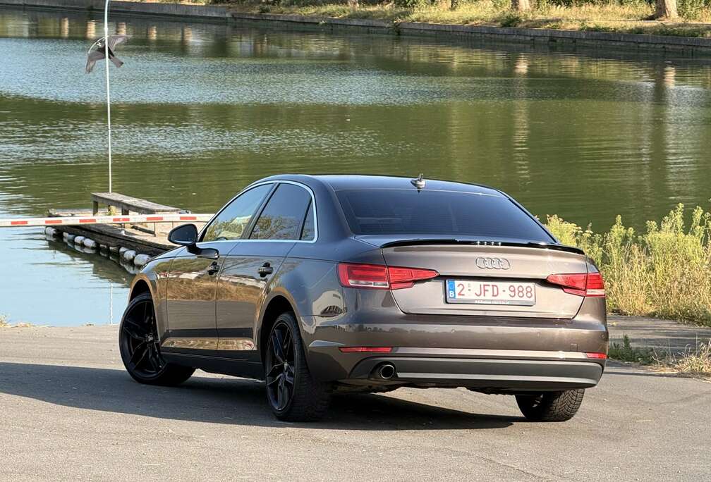 Audi S-line • Auto • 1.4 TFSI • Ambient Lights