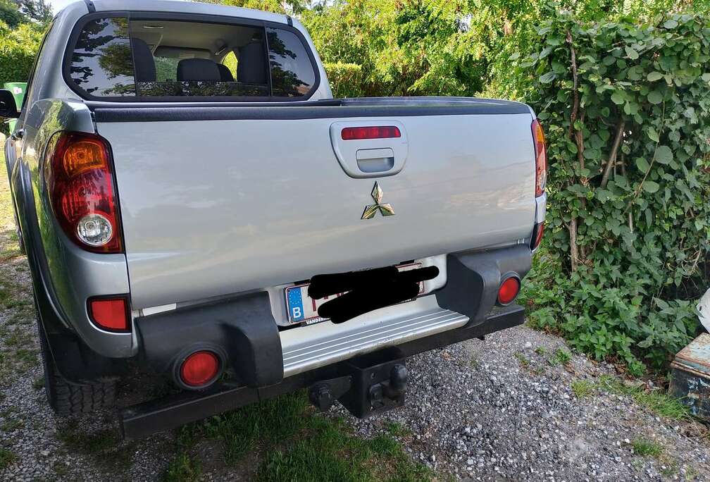 Mitsubishi 2.5 TD 136 DBLE CAB INFORM