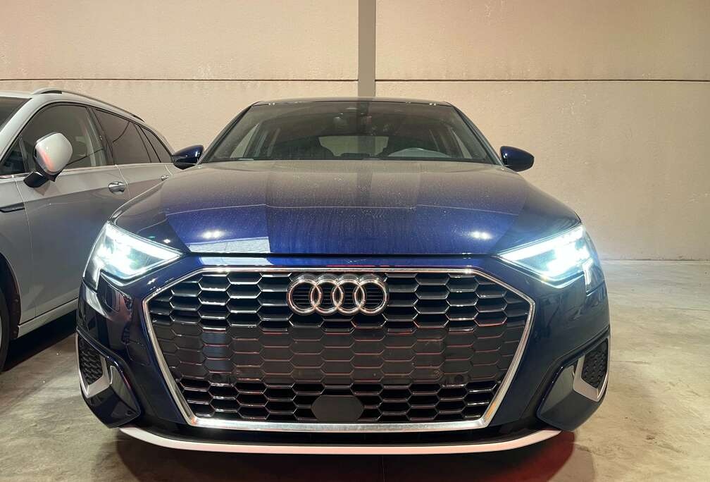 Audi SB 1.0 30 TFSi Stronic 110PK Pack Platinum Sline