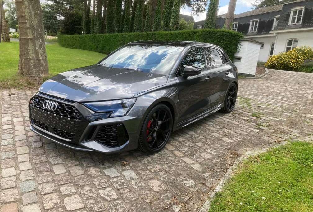 Audi TFSI Sportback quattro S tronic