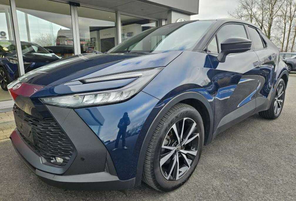 Toyota 1.8 Hybrid Dynamic Plus Bi-Tone E-CVT