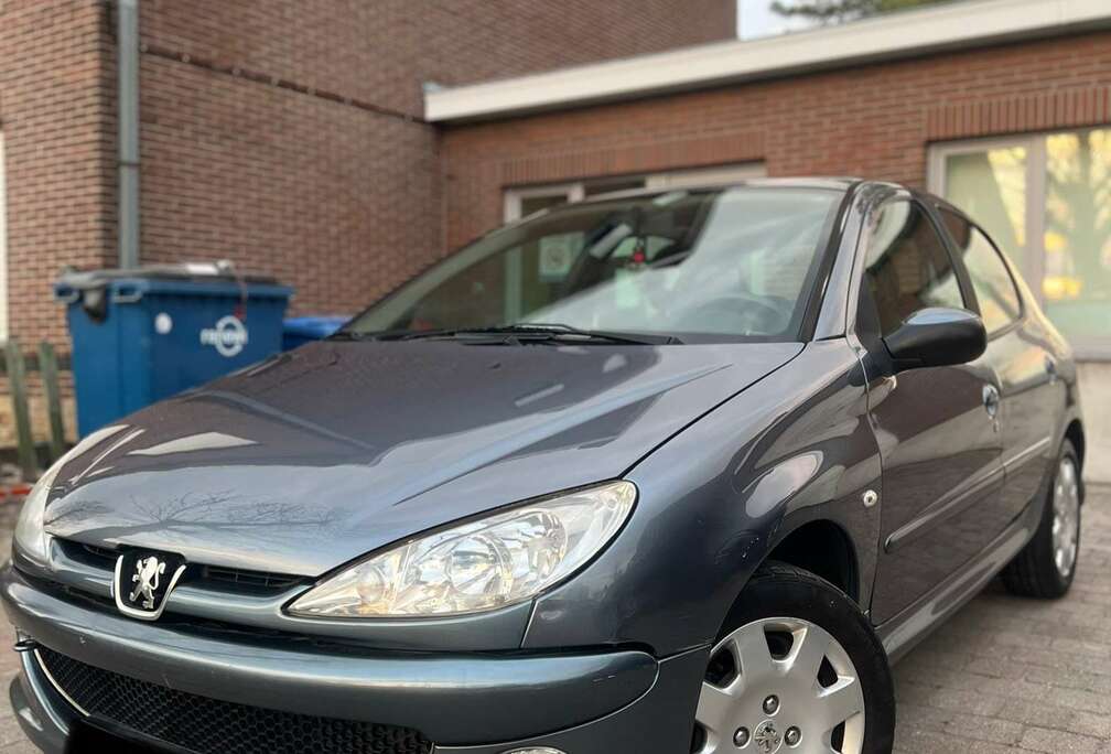 Peugeot 1.4i XT